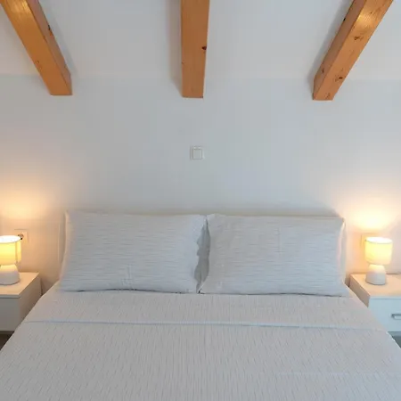 Srdanovic * أوميس