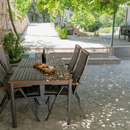 Srdanovic Apartment Omiš